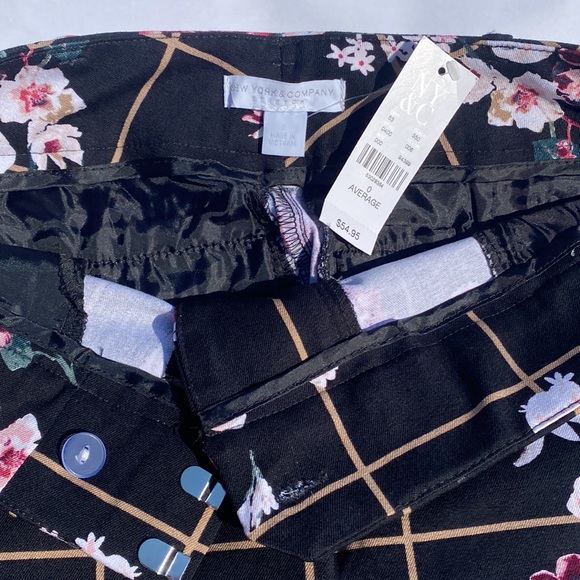 New York & Company Slim Leg Pants- Size 0 - Picture 3 of 6